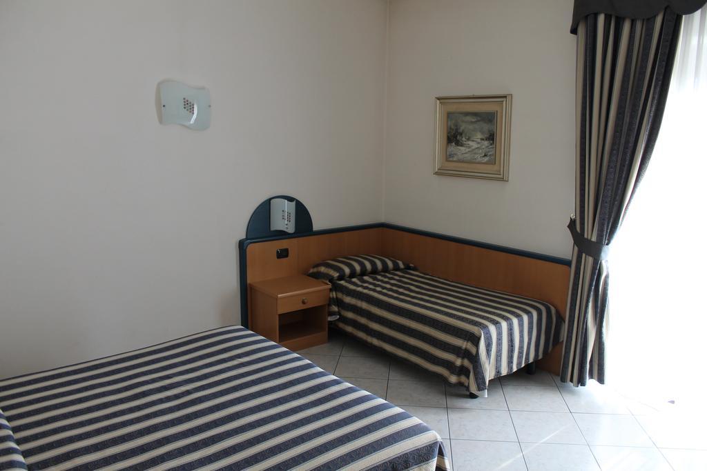 Albergo Villa Eva كوسترمانو المظهر الخارجي الصورة