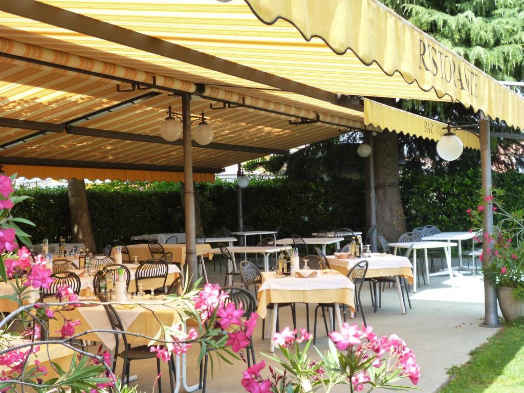 Albergo Villa Eva كوسترمانو المظهر الخارجي الصورة