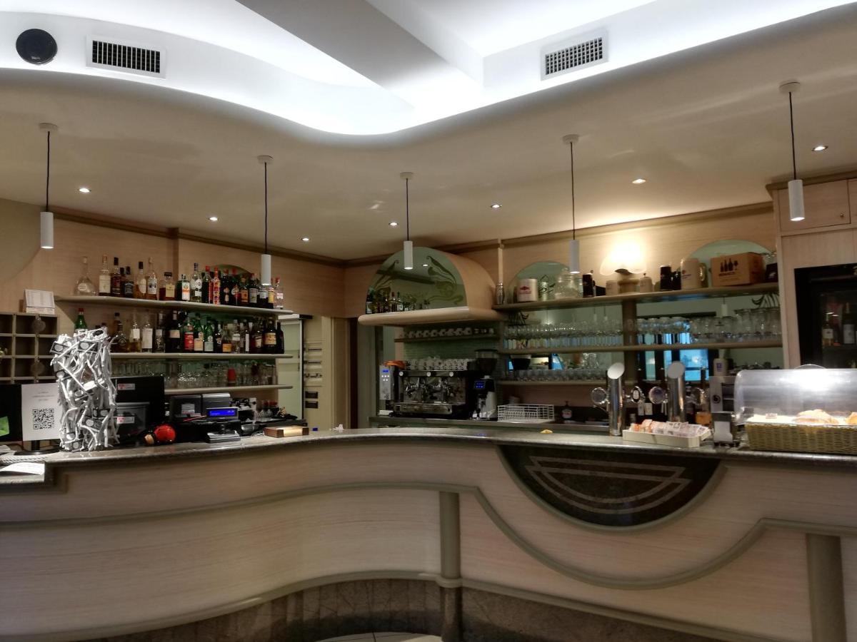 Albergo Villa Eva كوسترمانو المظهر الخارجي الصورة